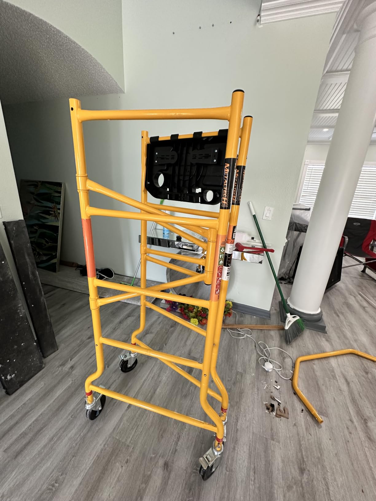 Metaltech I-IMIS Job Site Series 6-3/8 ft. x 4 ft. x 2-1/2 ft. Scaffold 900 Lb. Load Capacity customer photo 2