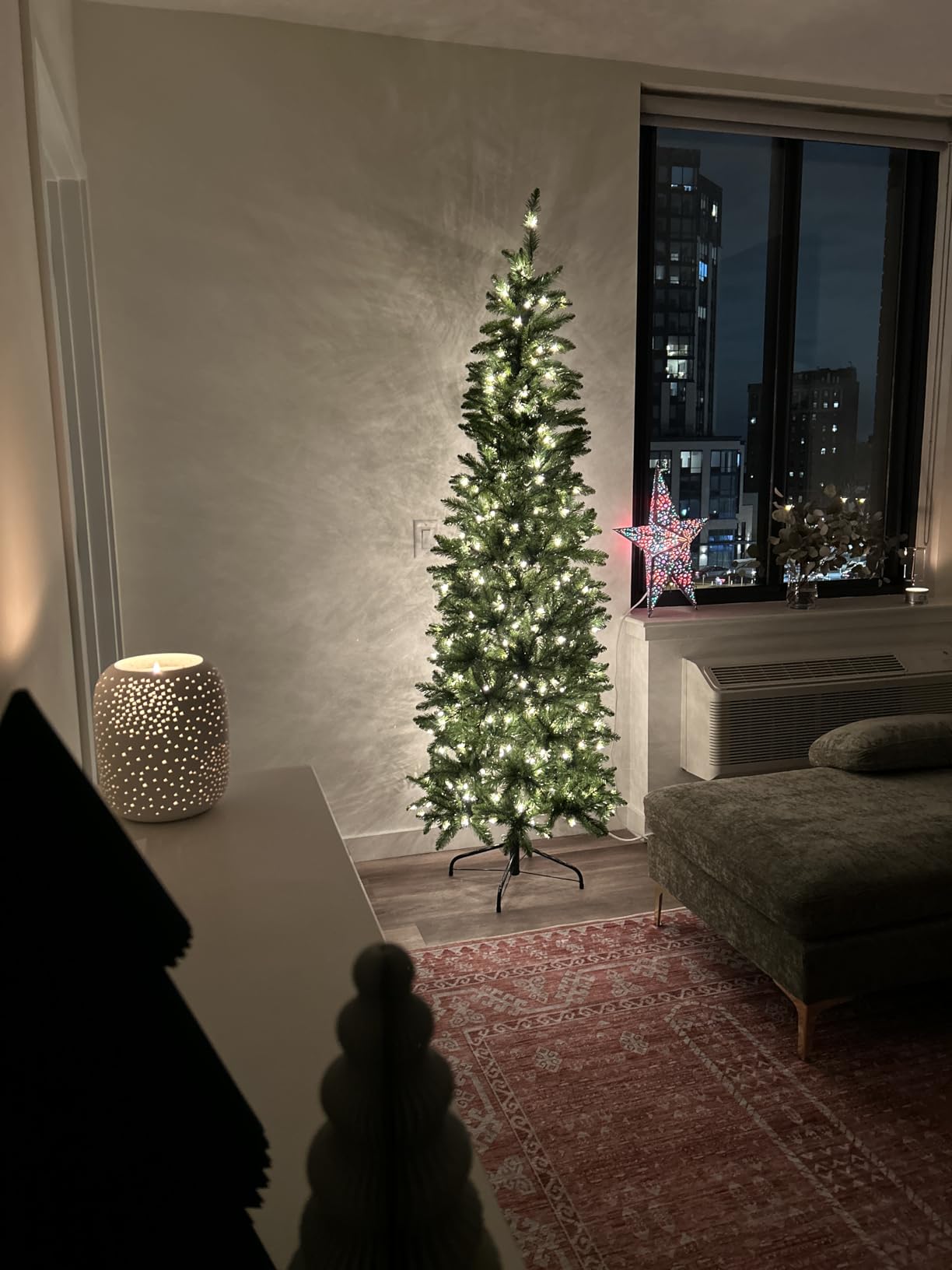 National Tree Company 7 ft Pre-Lit Kingswood Fir Slim Artificial Christmas Tree, 300 Warm White LED Lights, 892 Tips, Includes Stand, Green customer photo 1