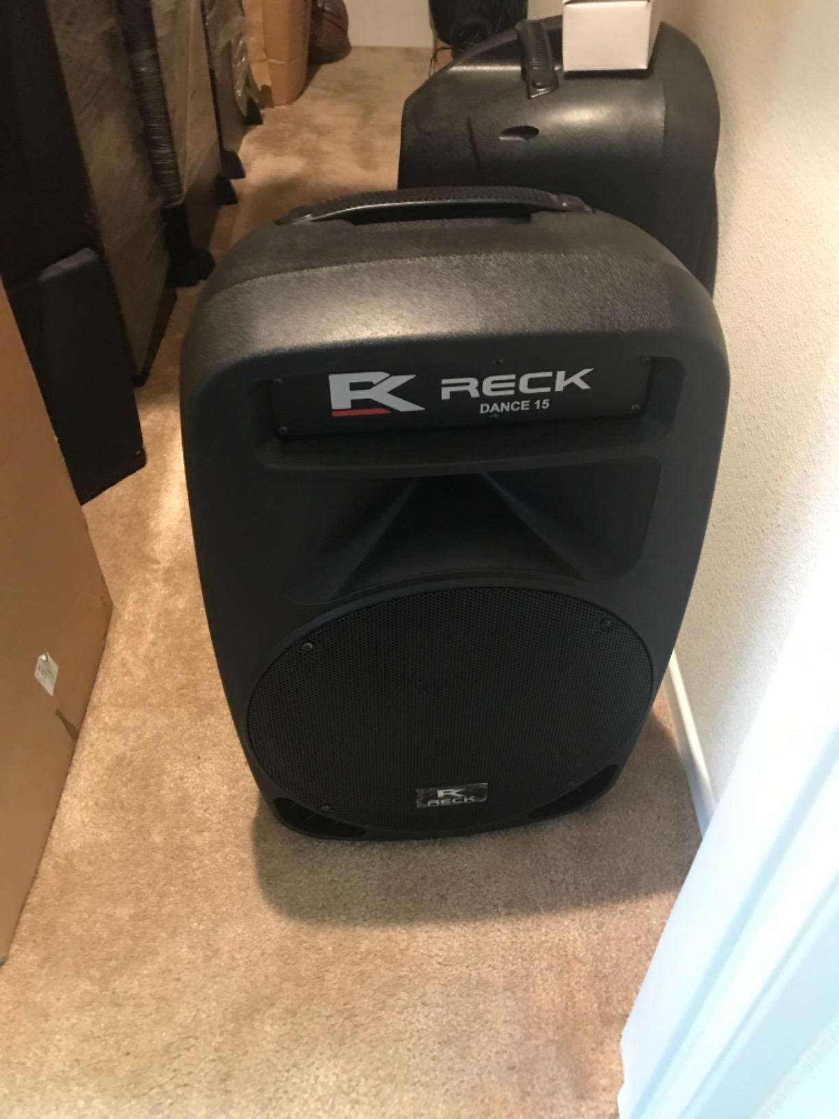 Proreck Dance 15 Portable 15-Inch 2000 Watt 2-Way Powered PA Speaker System Combo Set with Bluetooth/USB/SD Card Reader/FM Radio/Remote Control/LED Light customer photo 2