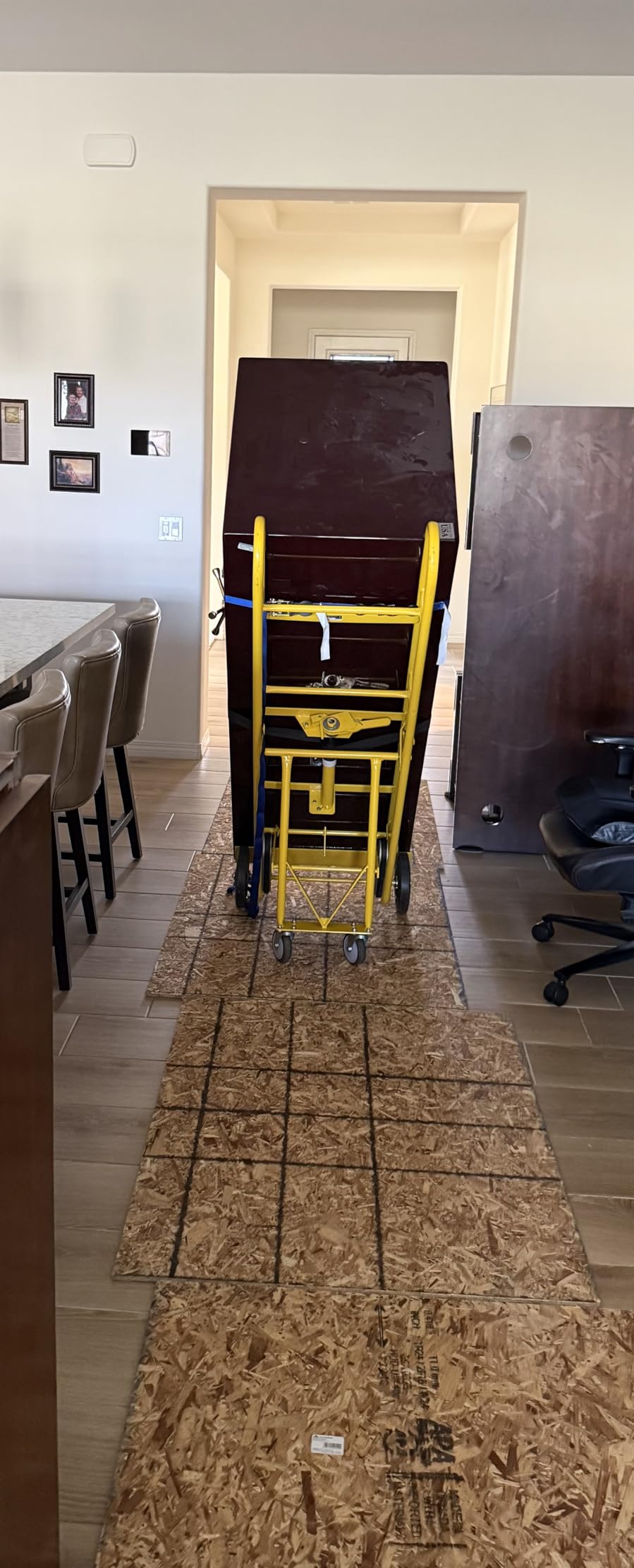 Strongway Convertible Hand Truck, 1,200-Lb., 2- or 4-Wheel Design customer photo 1