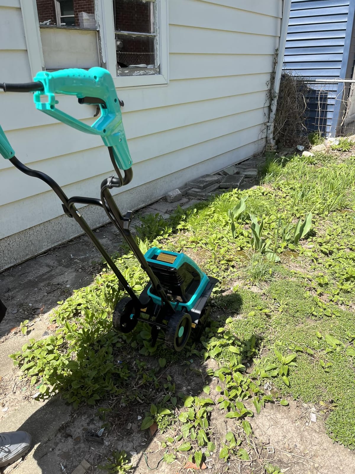 IncwBo 12'' 10.5AMP Corded Electric Garden Roto Tiller Cultivator Powerful | Electric front tine tiller lightweight, Metal baffle, Overload protected, Tills hard clay soil smooth, Easy (dis)assemble customer photo 1