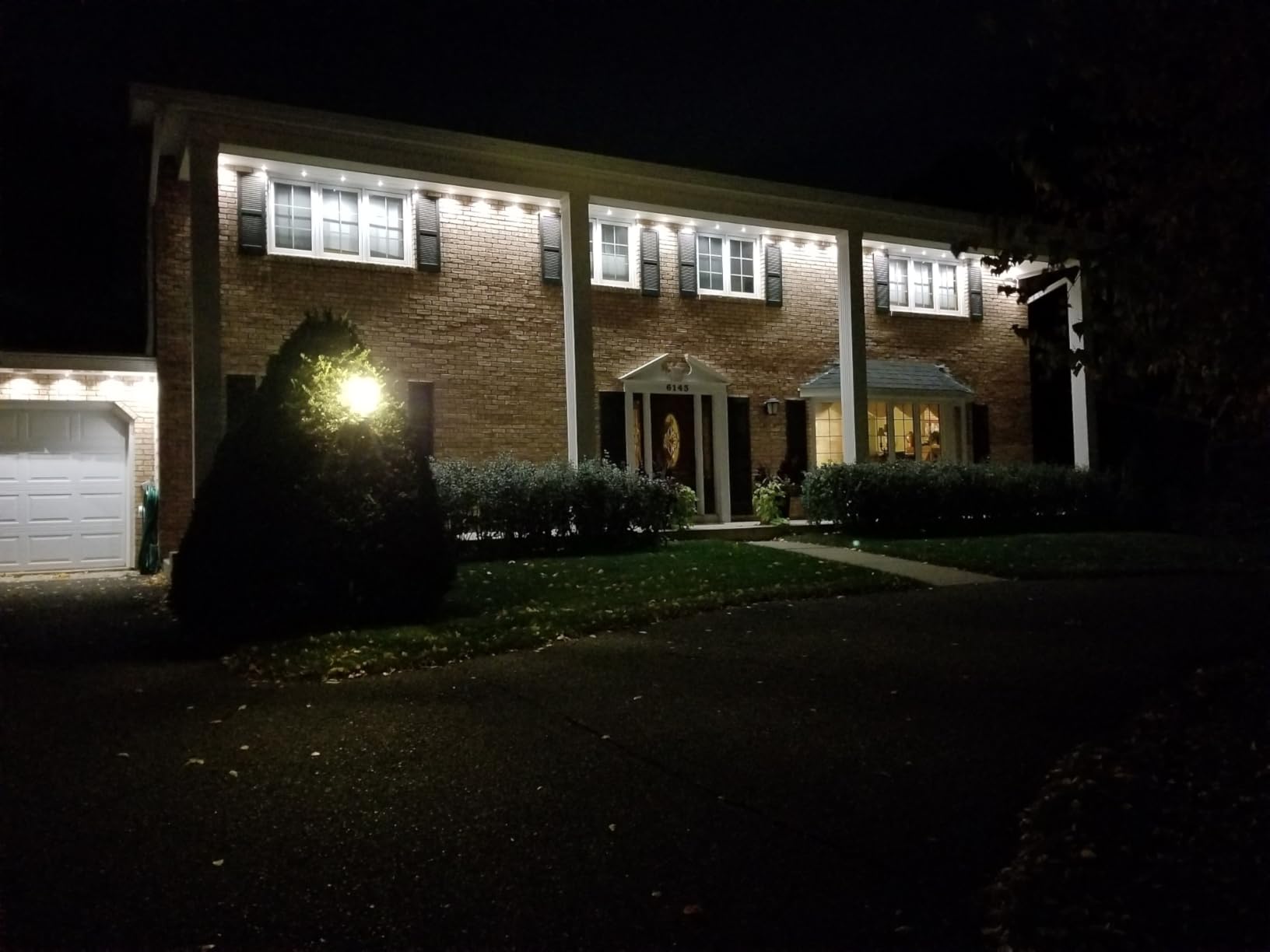 eufy Permanent Outdoor Lights E22, 100ft with 60 Triple-LED Lights | Smart RGBWW for Christmas, Daily and Holiday, Up to IP67 Rated, AI Light Themes for Christmas Decorations, Work with eufyCams customer photo 1