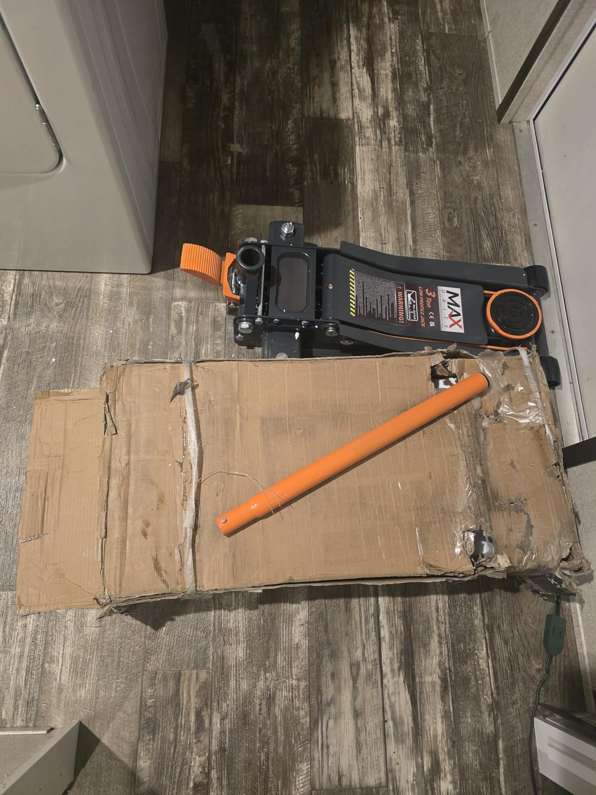 Maxority 3-Ton (6600lbs) Low Profile Hydraulic Heavy-Duty Steel Floor Jack with Dual Pistons Quick Lift Pump, Home and Workshop Car Maintenance for Various Vehicles (Random Color, 3 Ton Low Profile) customer photo 2