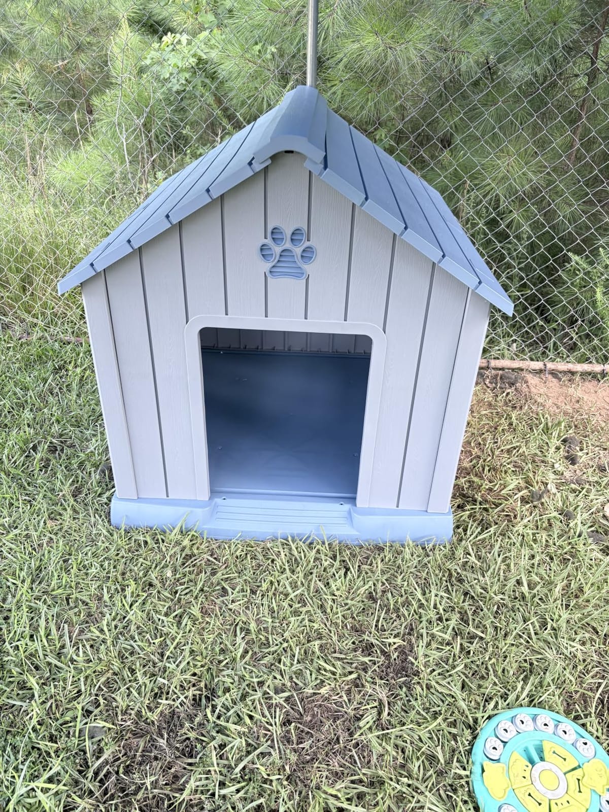 Fancyango Large Dog House Outdoor Indoor for Medium Large Dogs, Sturdy Plastic Waterproof Doghouse with Air Vents and Elevated Floor, Easy Clean and Assemble (Blue, 36.2''L×38''W×38''H) customer photo 1