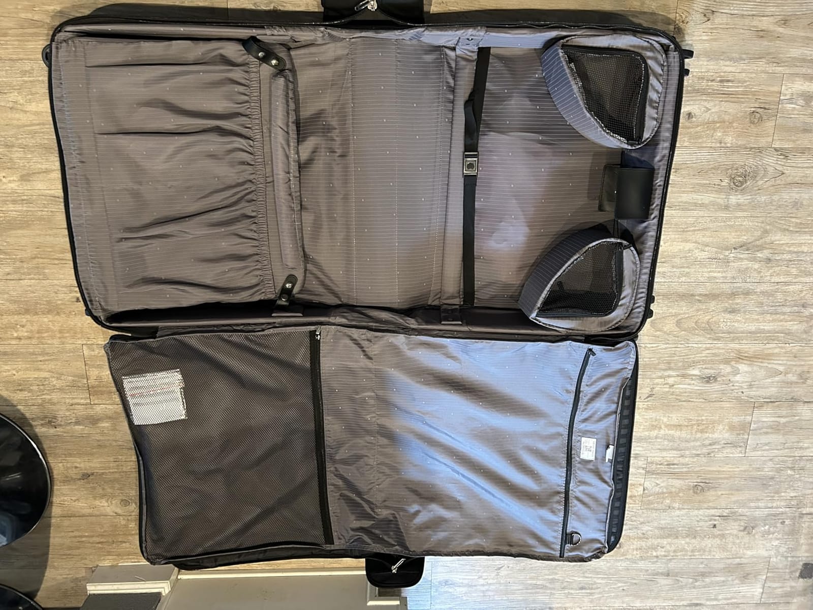 DELSEY Paris Helium DLX Rolling Garment Bag with Spinner Wheels, Navy Blue customer photo 1